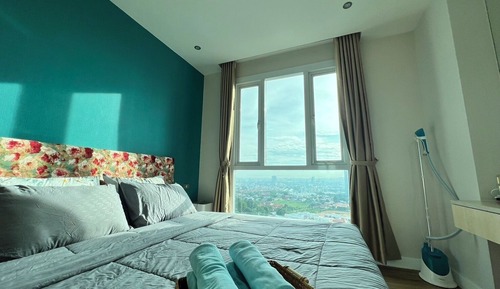 Deluxe Condo, 1 Queen Bed with Sofa bed, Non Smoking, Pool View
