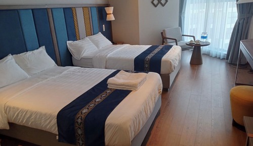 Superior Twin Room, Pool View