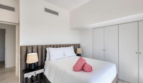 Superior Apartment, 3 Bedrooms, Hot Tub, City View