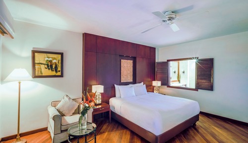 Superior Room, Pool View