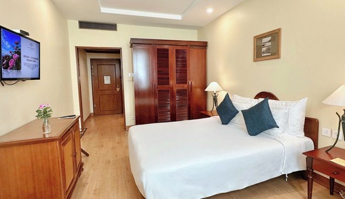 Deluxe Double or Twin Room