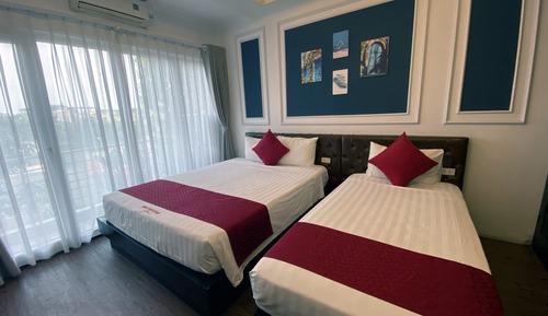 City Triple Room