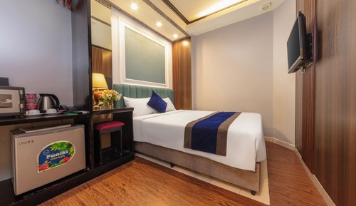 Superior Queen Room No Window