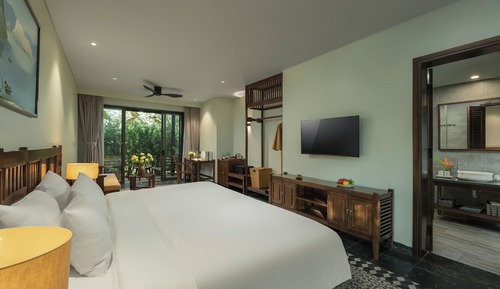 Deluxe King Room