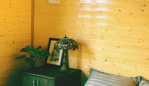 Basic Bungalow, Lake View