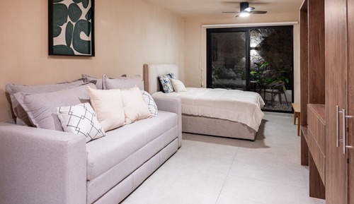 Premium Studio Suite Courtyard view 104