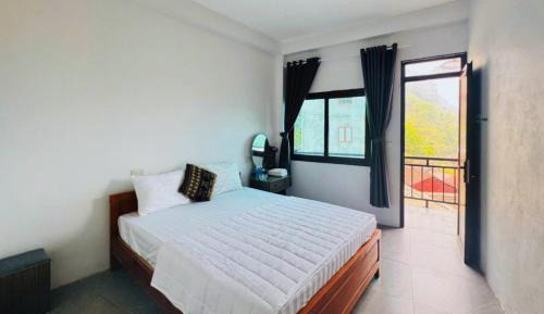 King Room with Lake View