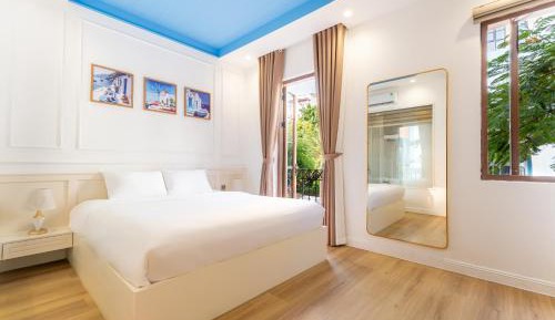 Deluxe Double Room with Balcony
