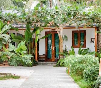 Deluxe Bungalow with Garden View