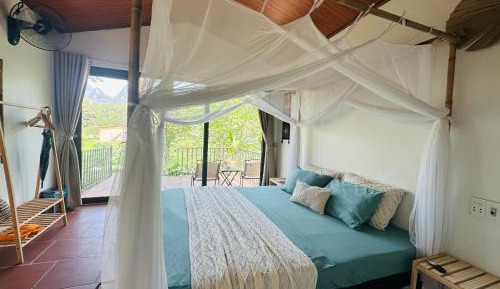 Bungalow with Patio
