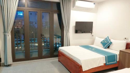 Double Room with Mountain View