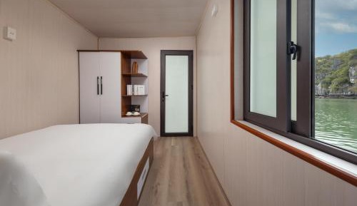 King Room with Mountain View