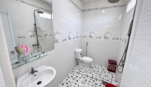Deluxe Room (2 Adults + 1 Child)