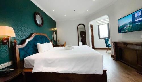 Suite with City View