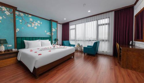 Suite with Lake View