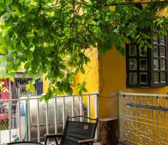 One-Bedroom Apartment with Balcony