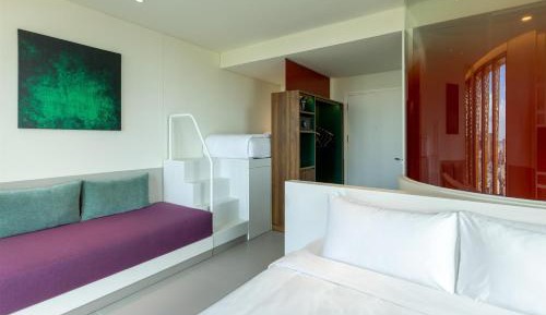 Deluxe King Room with City View
