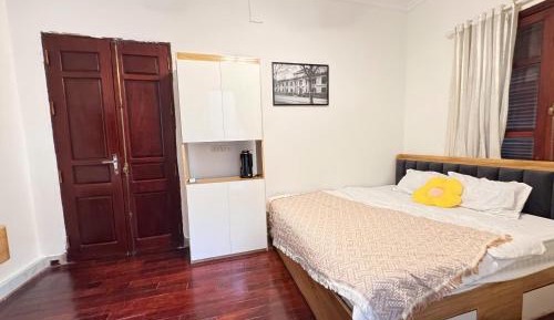 King Studio with Sofa Bed
