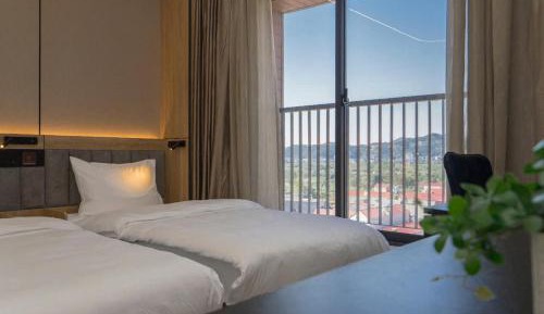 Triple Room with City View