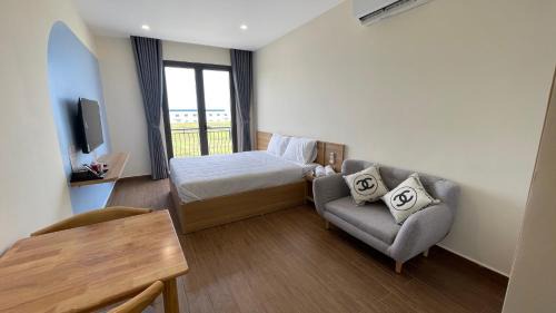 Apartment with Balcony