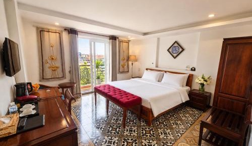 Junior Suite with Balcony