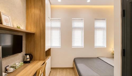 One-Bedroom Apartment with City View