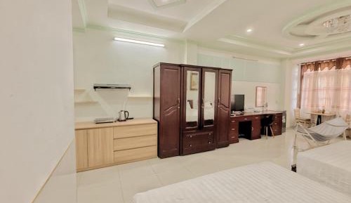 Deluxe Family Room