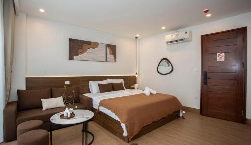 One-Bedroom Apartment with Balcony