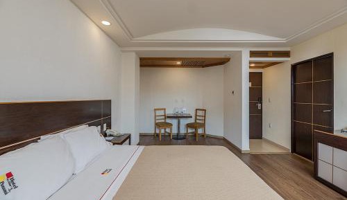 Master Suite with Jacuzzi