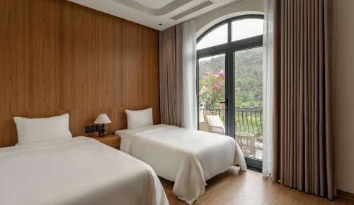 Twin Room with Bath