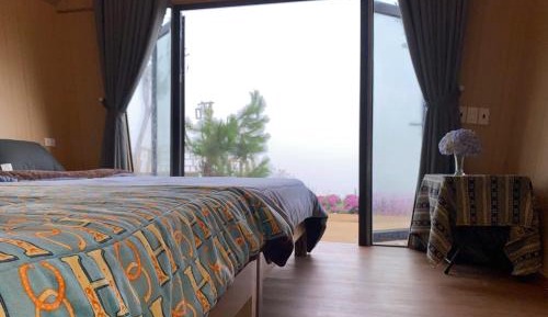 Family Room with Mountain View