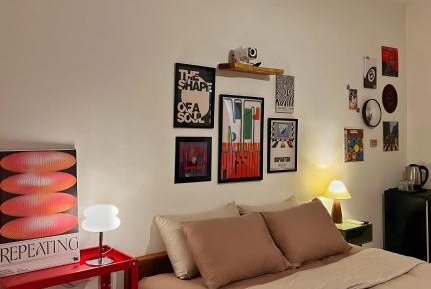 One-Bedroom Apartment with Balcony