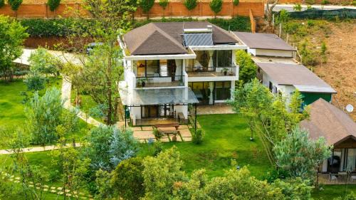 Three-Bedroom Vacation Home 