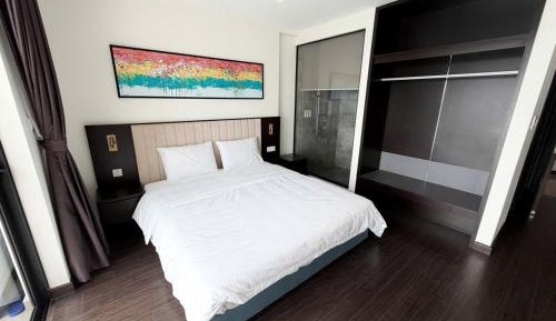 One-Bedroom Apartment with Balcony and Sea View
