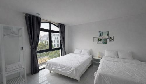 Twin Room with City View