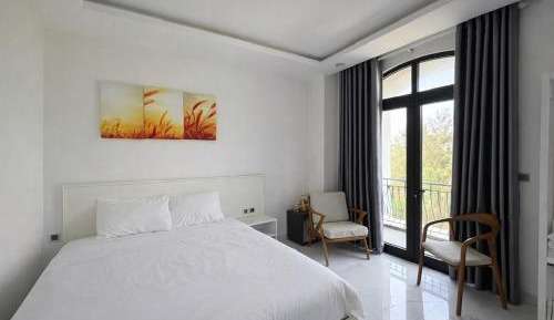 Queen Room with Garden View