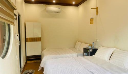Quadruple Room with Private Bathroom