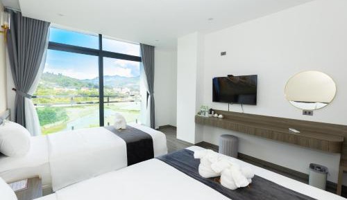 King Room with Lake View