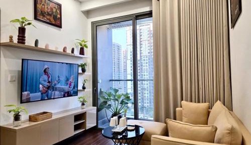 One-Bedroom Apartment with Balcony
