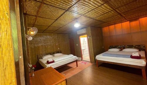 Twin Room with Private Bathroom