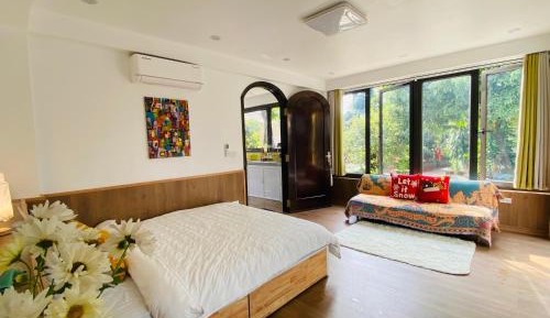 One-Bedroom Apartment with Garden