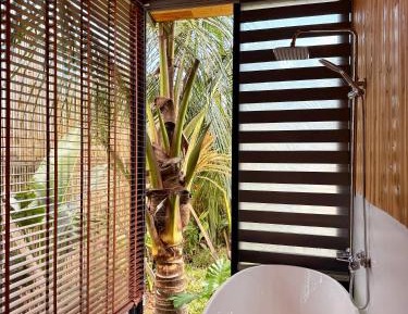 Bungalow with Garden View
