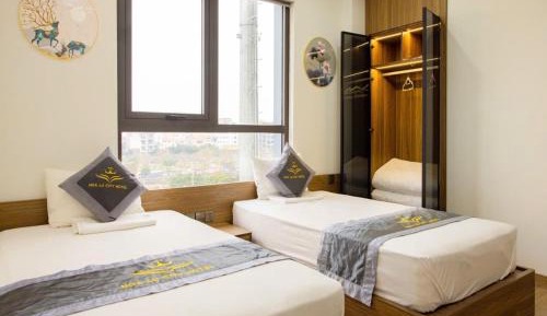 Twin Room with City View