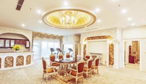Queen Room with Spa Bath