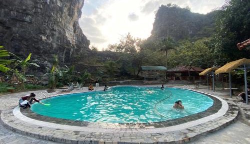 Double or Twin Room with Mountain View