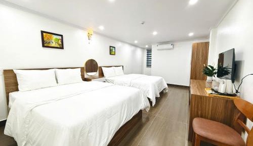 Quadruple Room with Private Bathroom