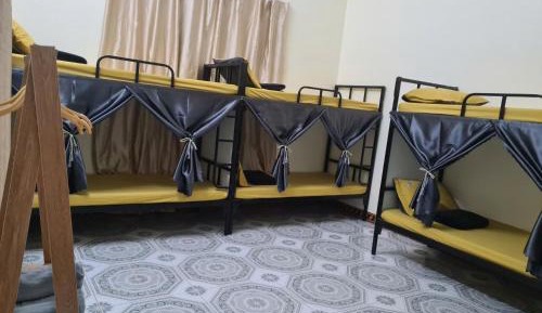 10-Bed Mixed Dormitory Room