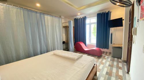 Queen Room with Balcony