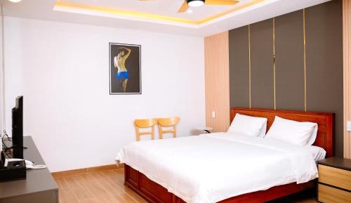 Deluxe Room (2 Adults + 1 Child)