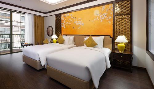 Premier Twin Room with Balcony